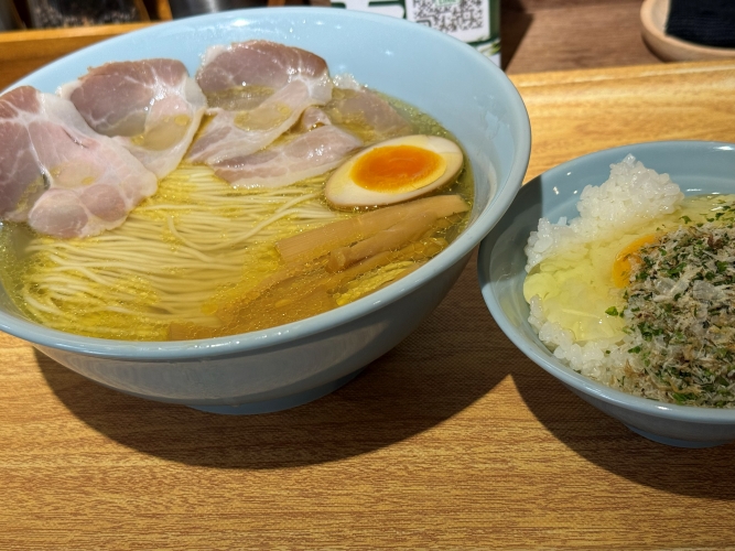いりこセンター 中華そば 卵かけご飯